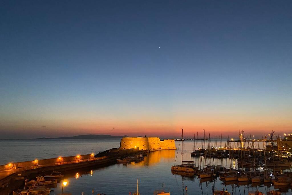 Archipelagos Apt In The Heart Of The City Heraklion Zewnętrze zdjęcie